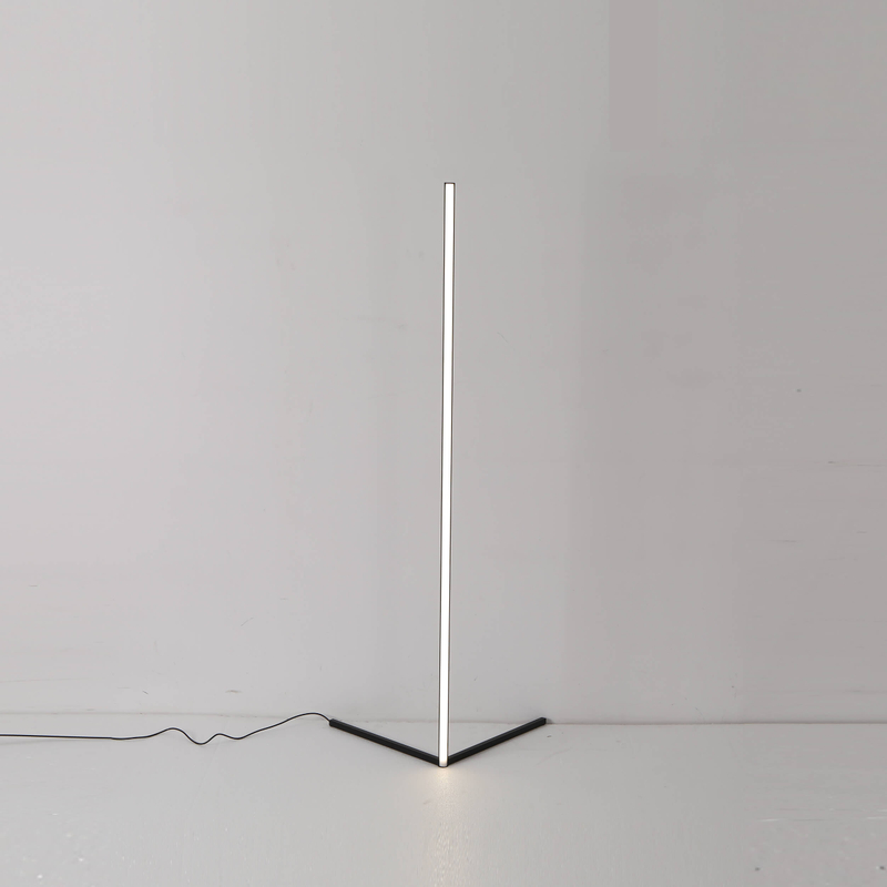 Lámparas de pie LED modernas y elegantes