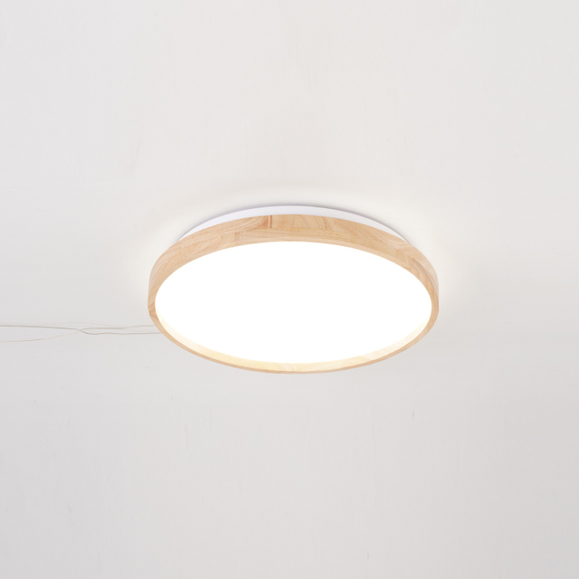 Luces de techo hechas de madera