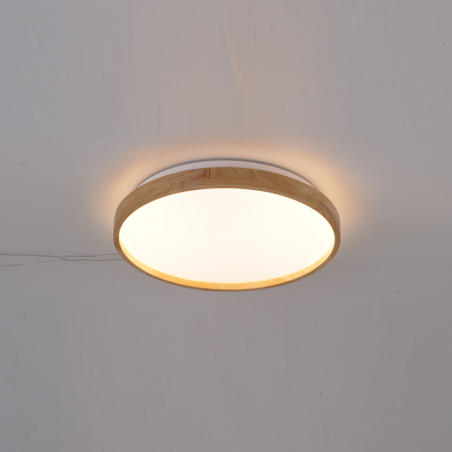 Luces de techo hechas de madera