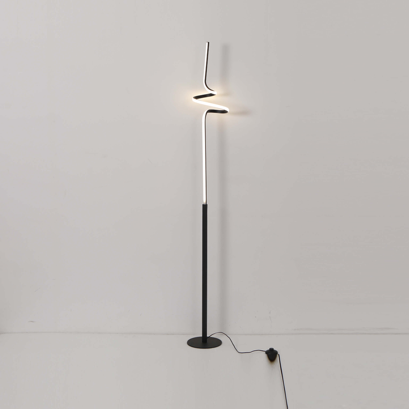 Lámparas de pie LED modernas y elegantes