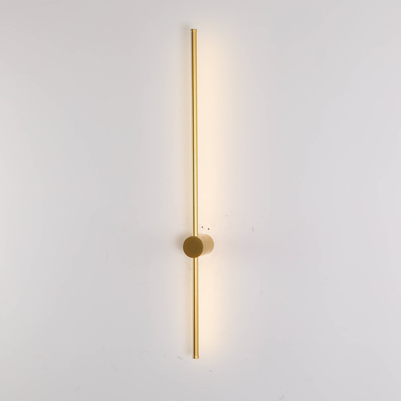 Aplique de pared con tira de metal negro